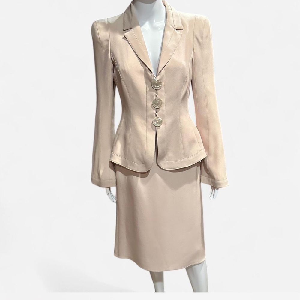 Armani Collezioni Cream Blazer with Tailored Fit